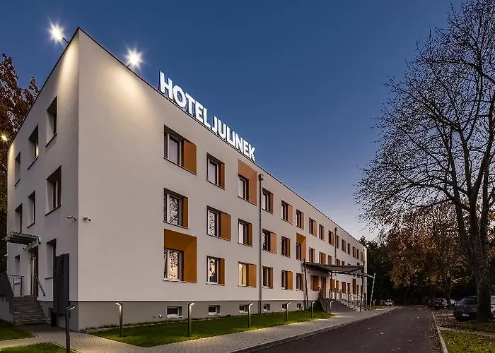 Julinek Park Nocleg ze śniadaniem 3*